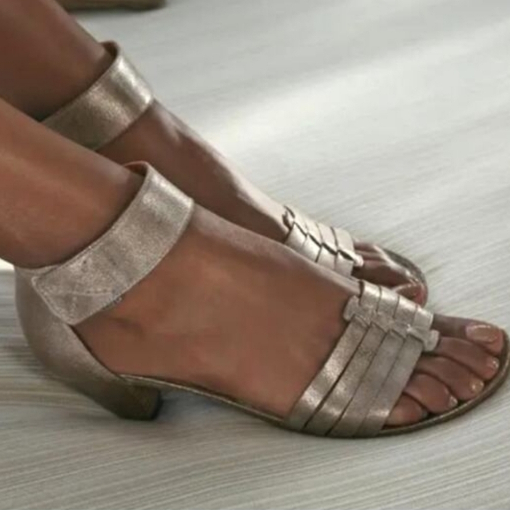 🔥 Paul Green Coco Sandal, Champagne Suede (5.5 UK, 8.0 US)